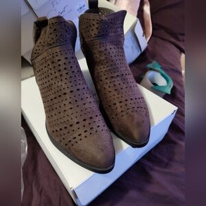Brown Laser cut ankle Boots. Sz 11 NIB